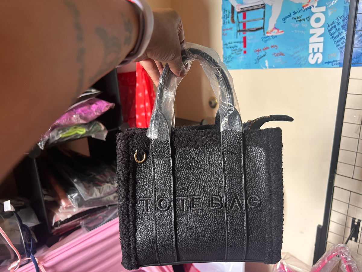 CHIC MINI PURSE