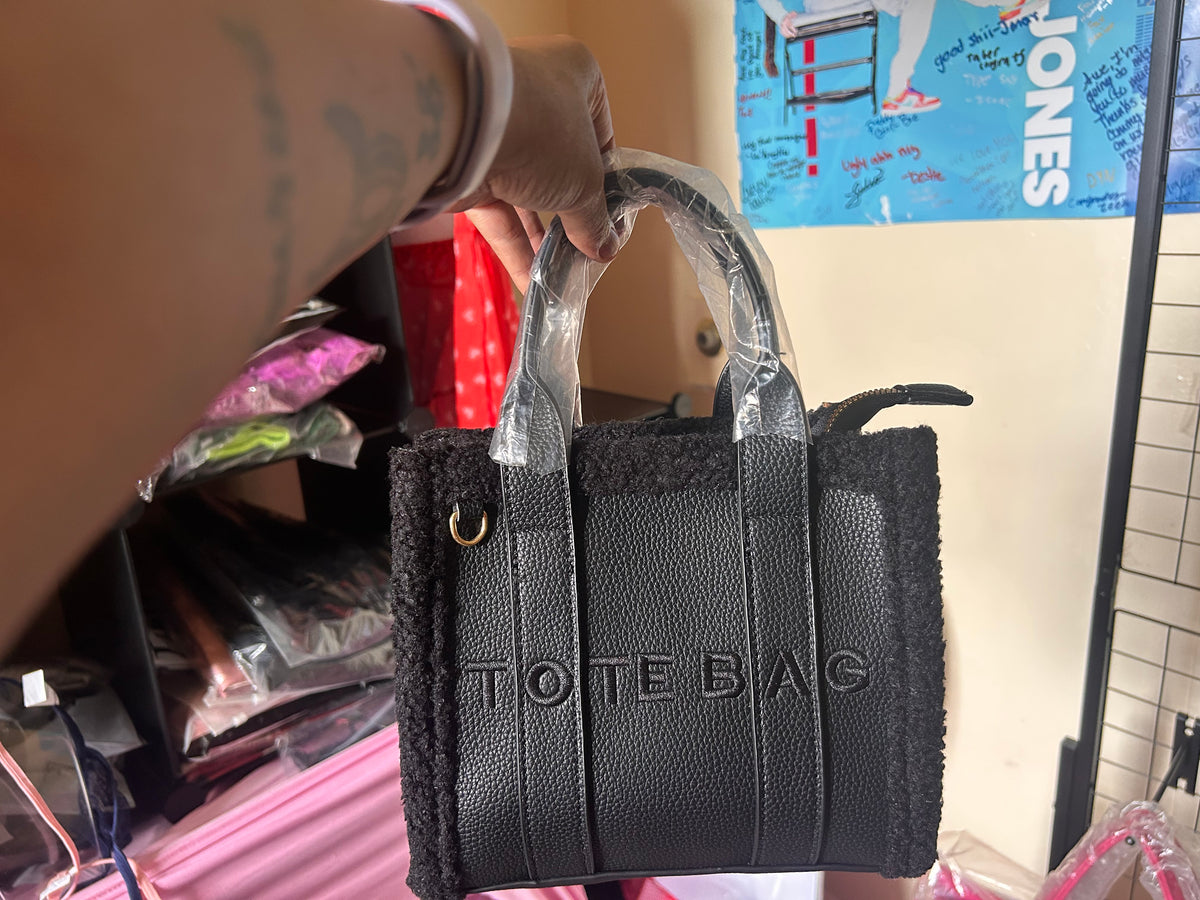 CHIC MINI PURSE
